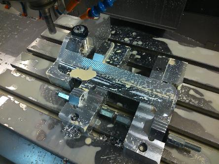 T6082 aluminium alkatrész megmunkálás közben T6082 aluminium alkatrész megmunkálás közben